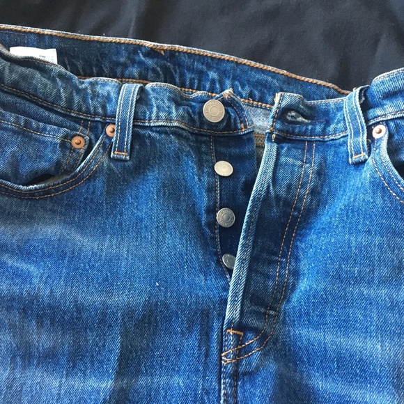 Ladies 501 LEVIS - Picture 1 of 3